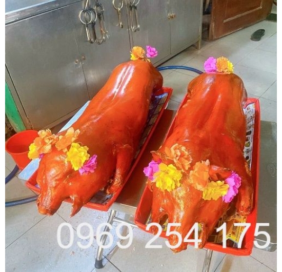 HEO SỮA QUAY NGUYÊN CON